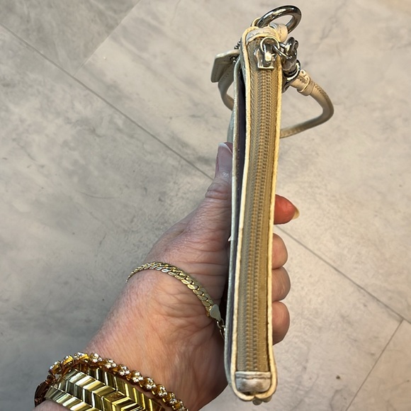 Coach Vintage wristlet Cream & tan EVC Full front pocket horse & carriage logo - Picture 10 of 12